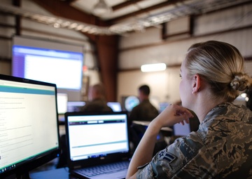 Top Army cyber leaders visit Muscatatuck cyber training exercise