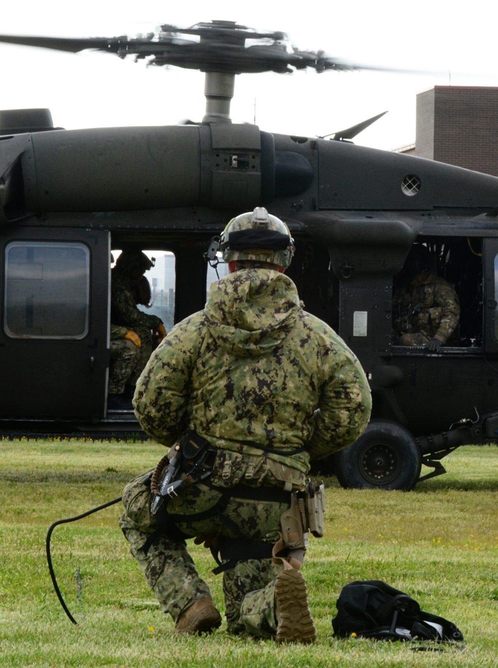 Virginia flight crews, helicopters support Navy SEALs training
