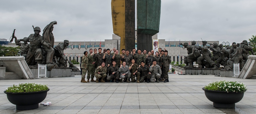 R.O.K. and U.S. Service Members Participate in Leader Development Program