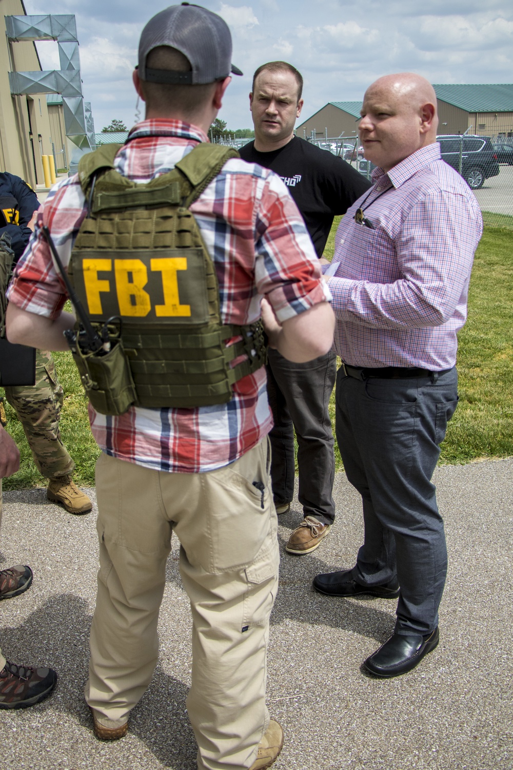 FBI performs mock arrest in Simulated Exercise