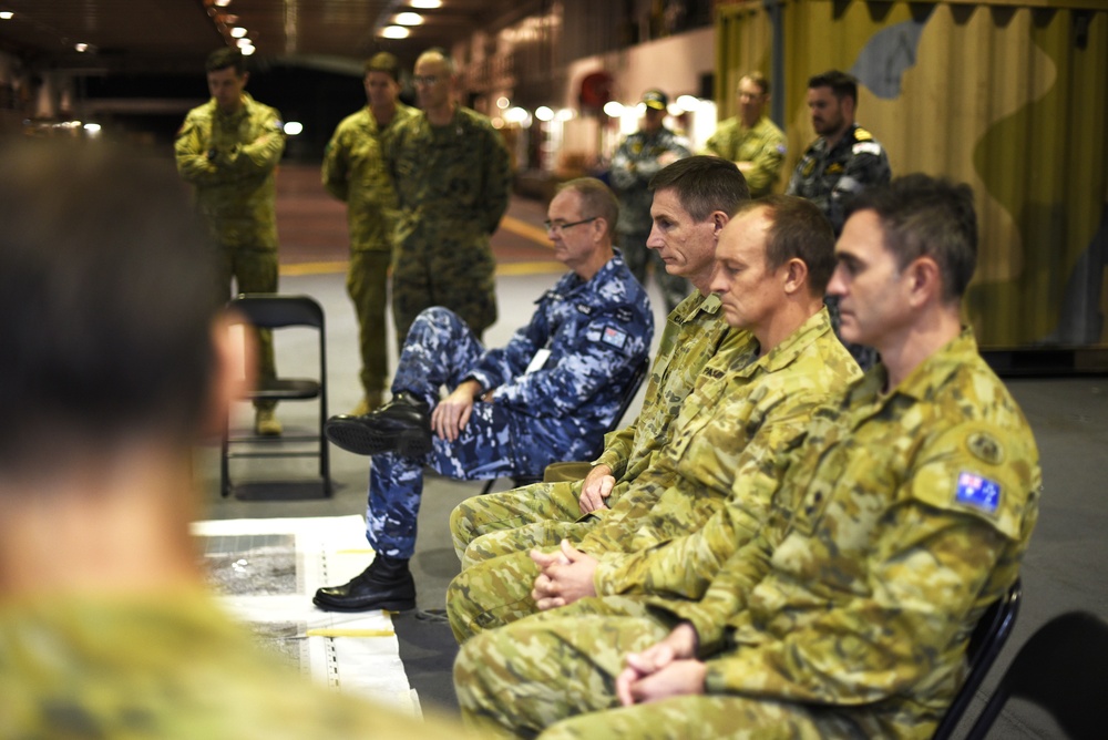 Australian Chief of Army Visits HMAS Canberra