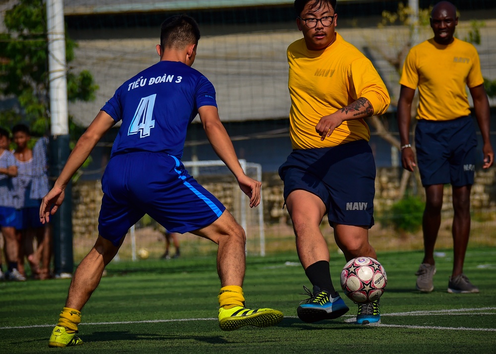 180519-N-QV906-313