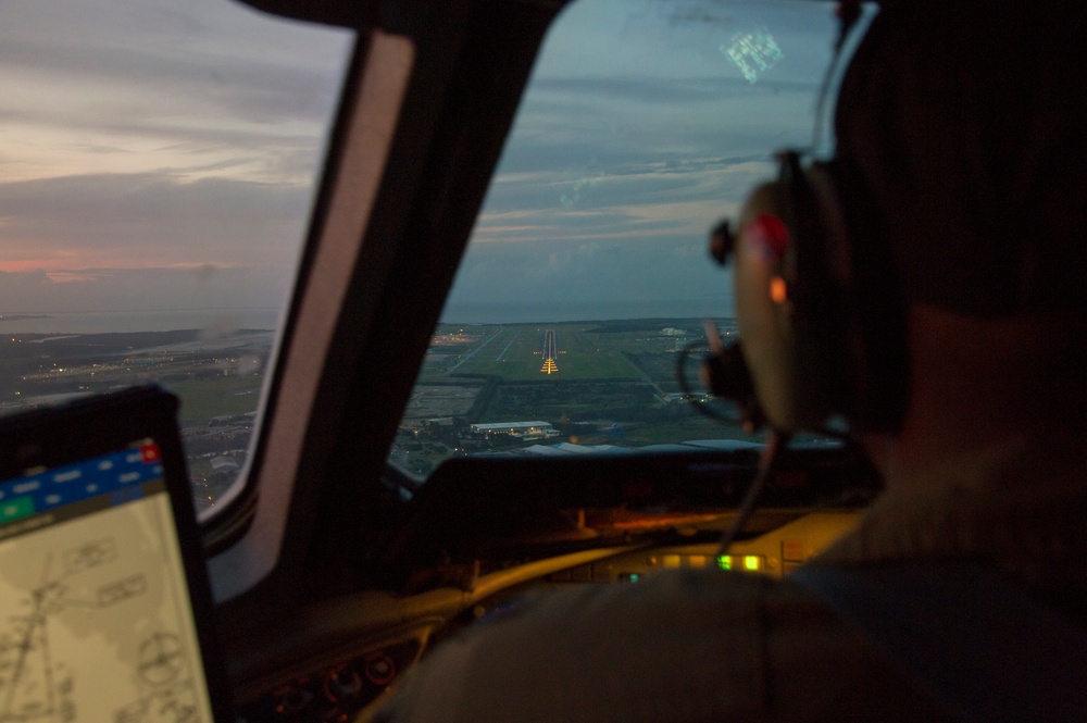 KC-10 approaches Brisbane runway