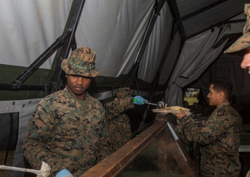 Chow for CPX 2-18 Marines