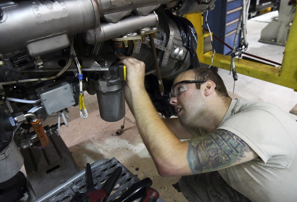 1st SOMXS Propulsion Airmen build engines