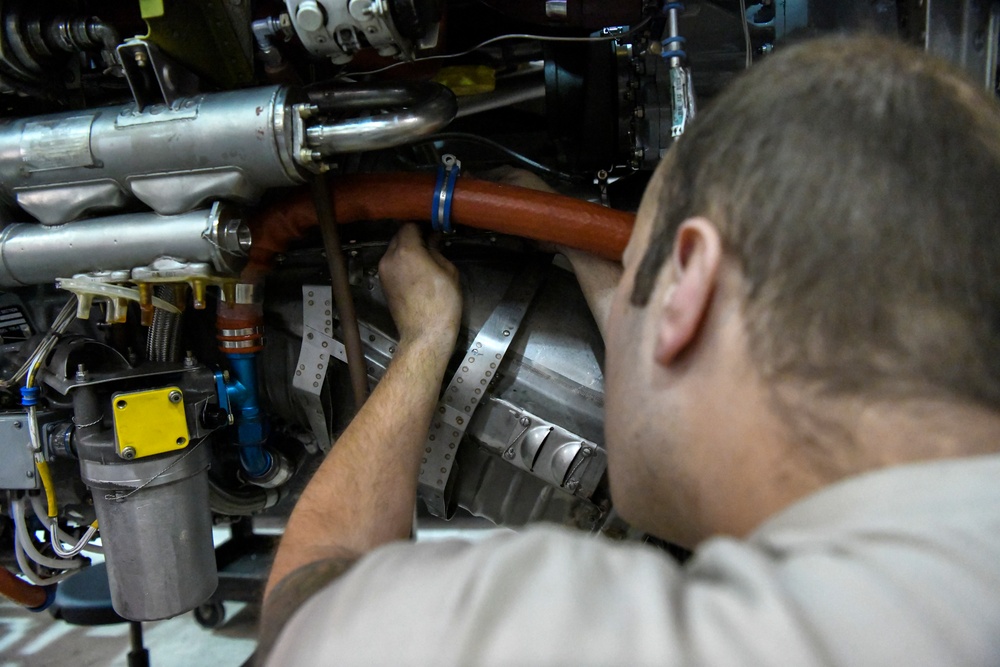 1st SOMXS Propulsion Airmen build engines