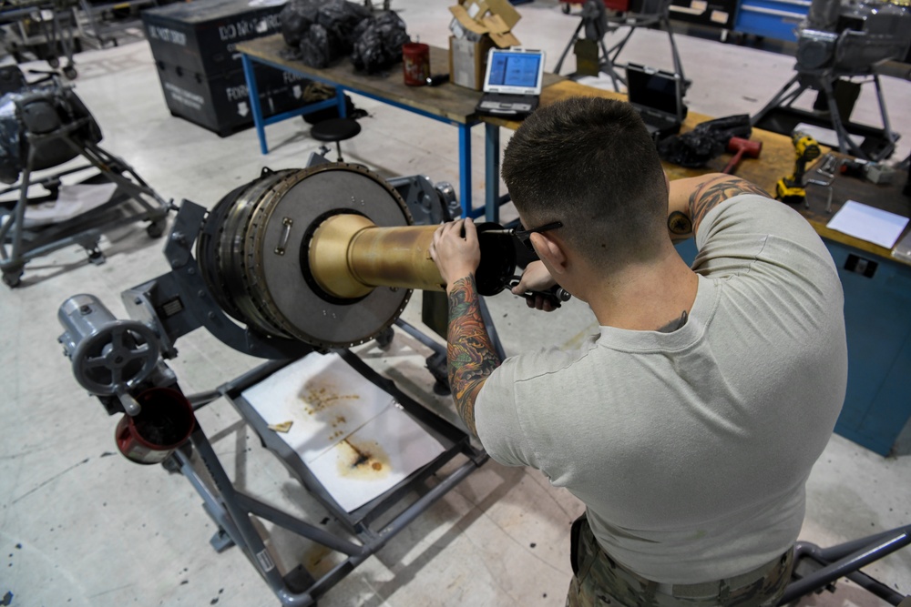 1st SOMXS Propulsion Airmen build engines