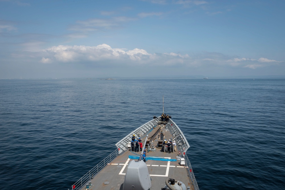 USS Chancellorsville departs Yokosuka, Japan