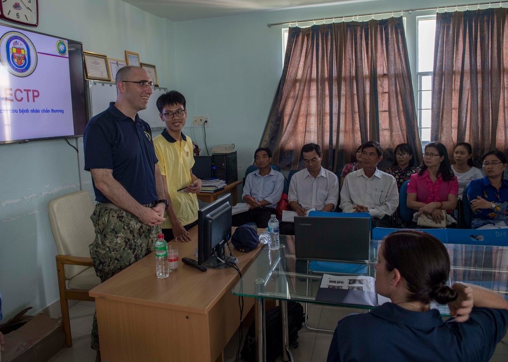 PP18 Physicans participate in subject matter expert exchange at Khanh Hoa General Hospital