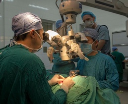 PP18 surgeons operate at Khanh Hoa General Hospital