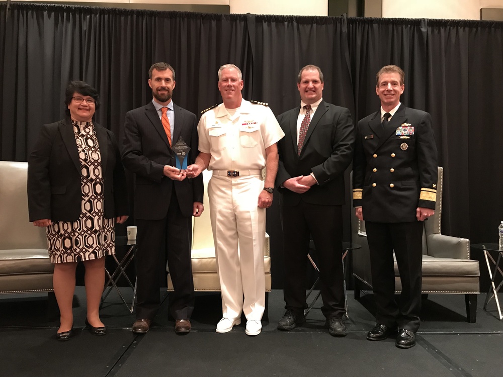 NAVSUP LOGCELL presented NDIA award