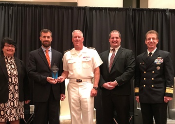 NAVSUP LOGCELL presented NDIA award