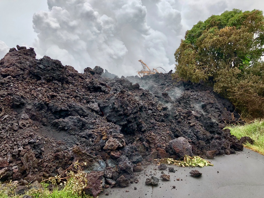 Lava cuts off Route 137