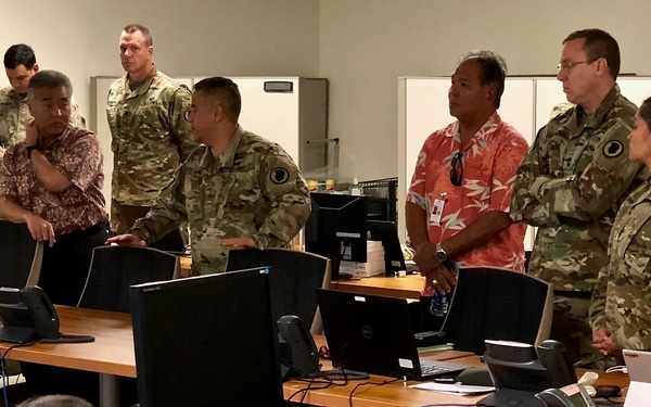 Hawaii Governor visits Task Force 5-0