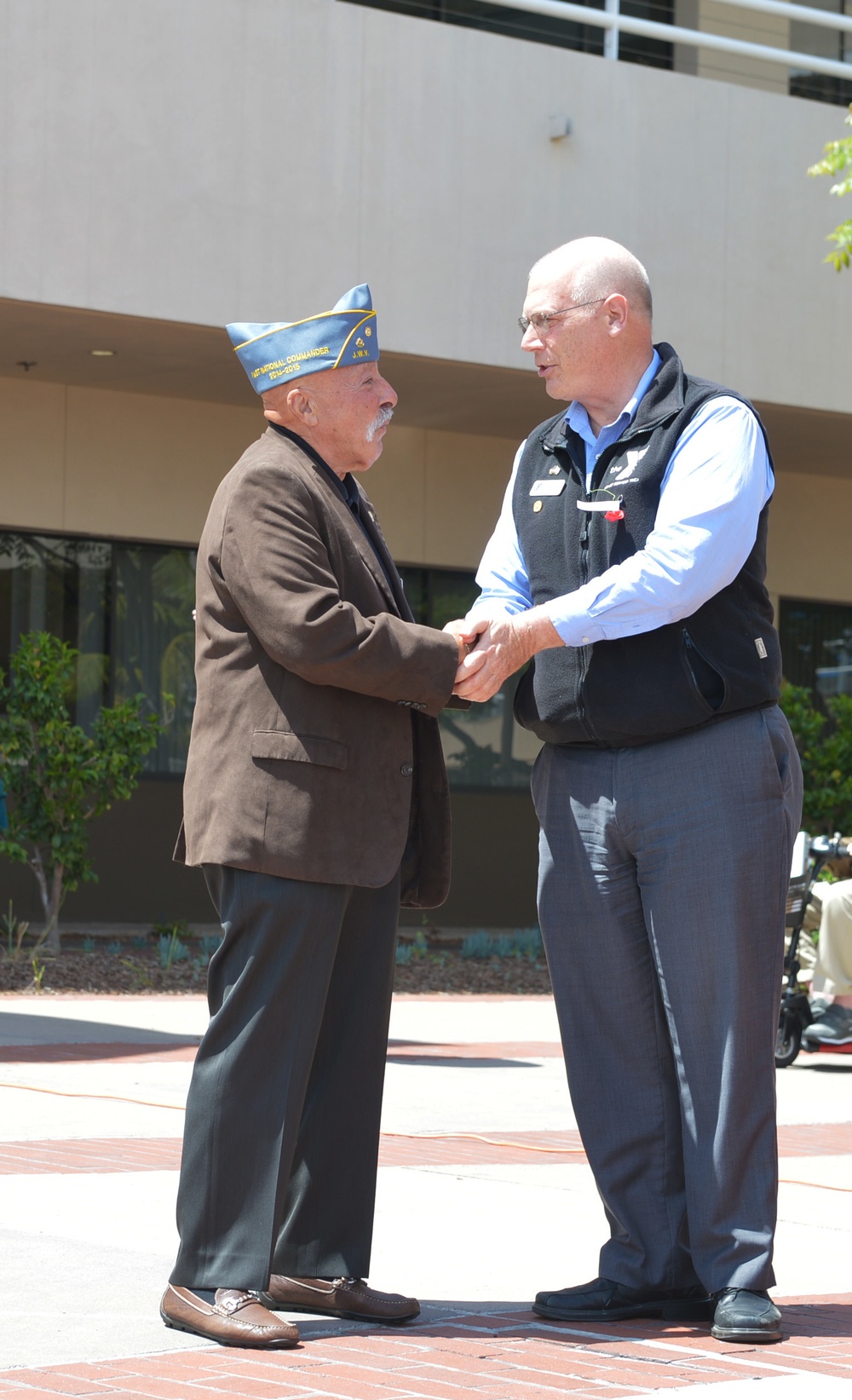 Jewish War Veterans Post 385 Donate to Armed Services YMCA at NMCSD