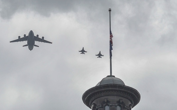 F-16’s and C-17’s Fly over South Carolina Capital