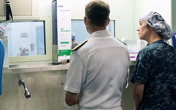 Top Leadership visits USNS Mercy and PP18 crew