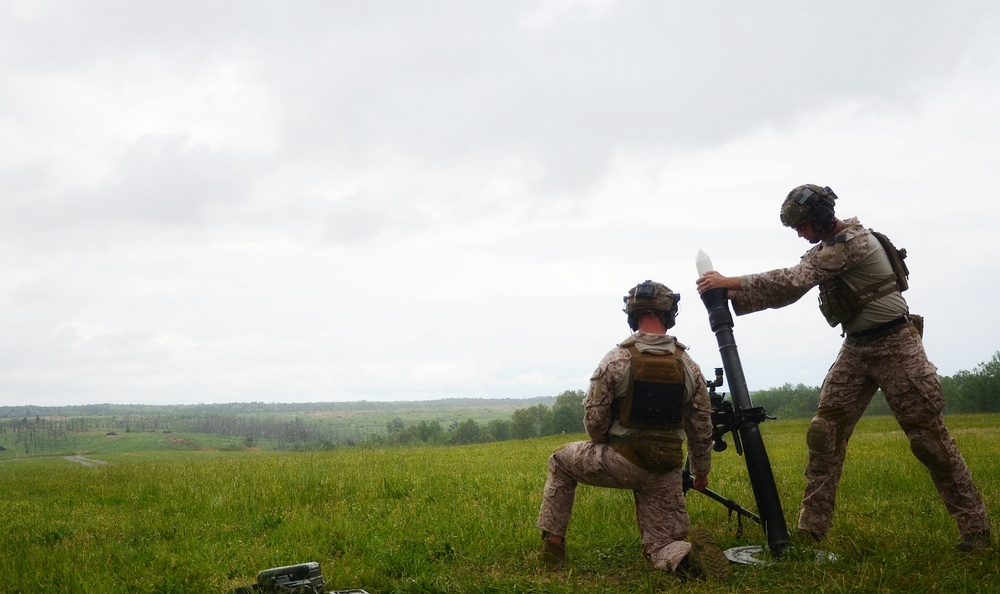 Soldiers &amp; Marine special operators live fire mortars at 11C course