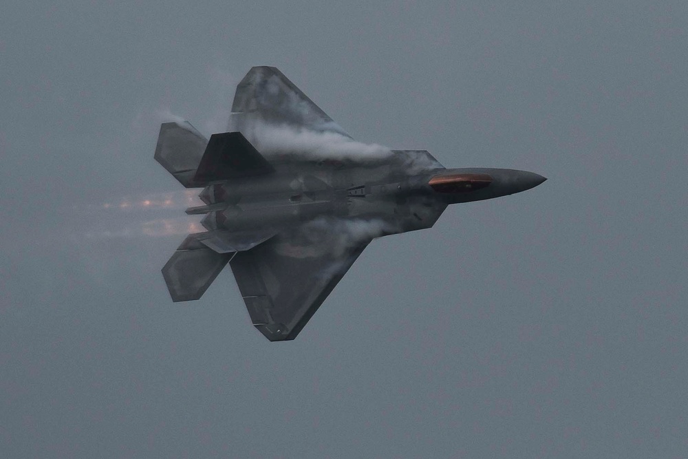 F-22 Raptor Demo Team soars over Hampton Roads