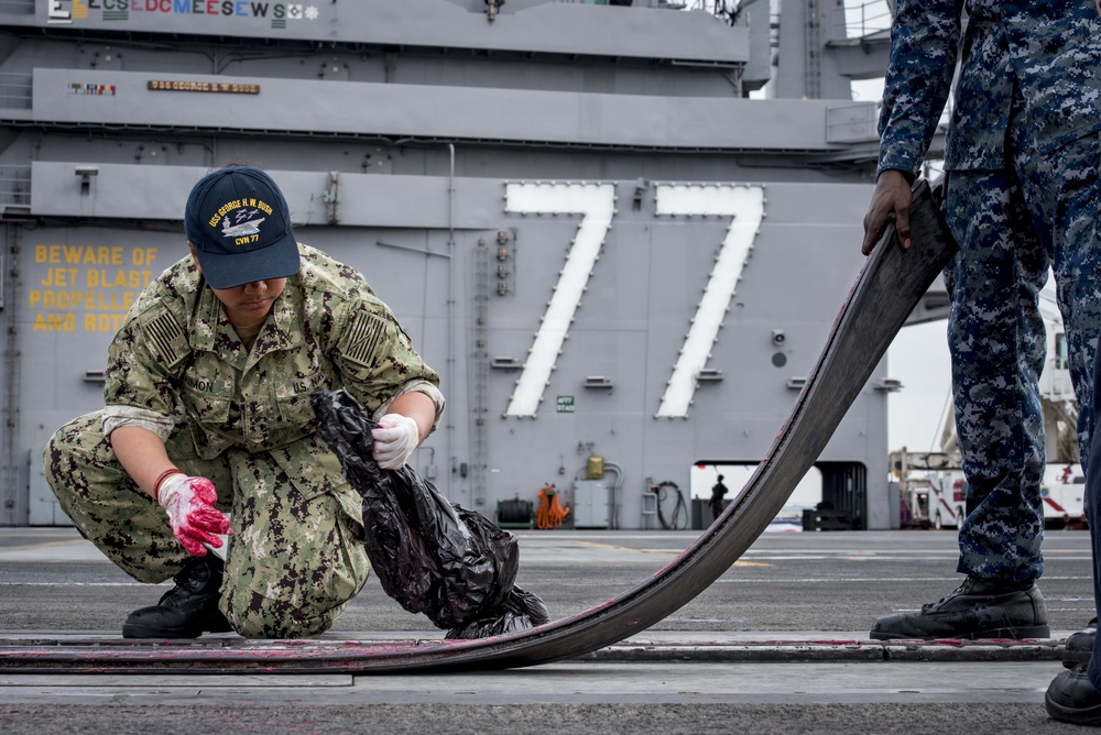 CVN 77 Flight Deck