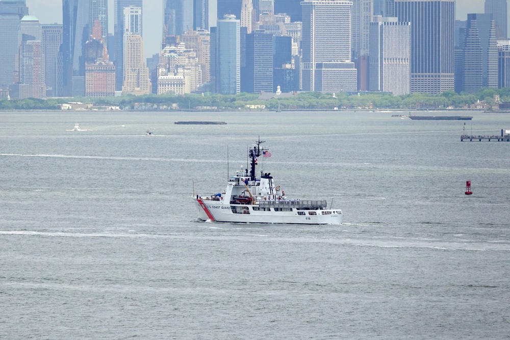 Coast Guard Participates in Fleet Week New York Parade of Ships 2018