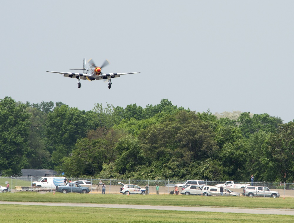 Memphis Belle lands in NMUSAF