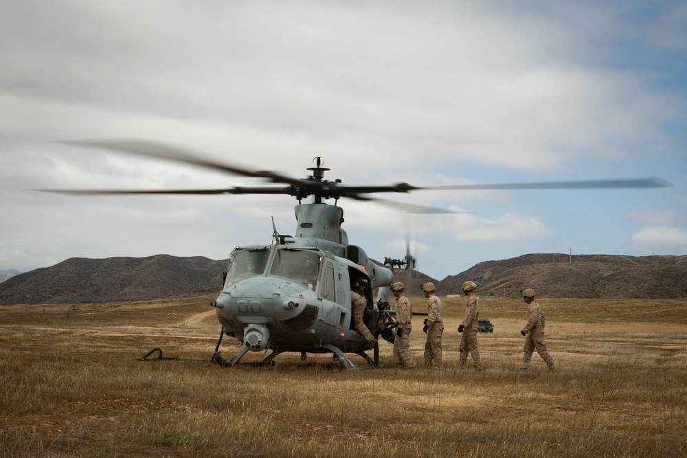 1st LAR with 1st ANGLICO Fastrope Training