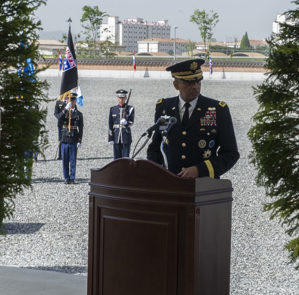 Memorial Day Ceremony Honors the Fallen