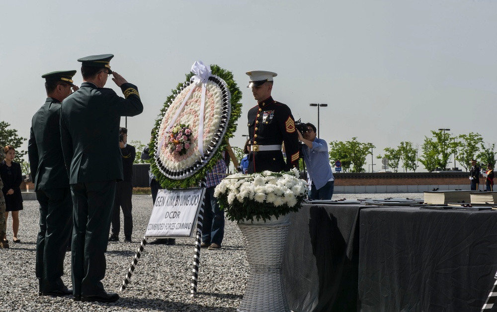 Memorial Day Ceremony Honors the Fallen