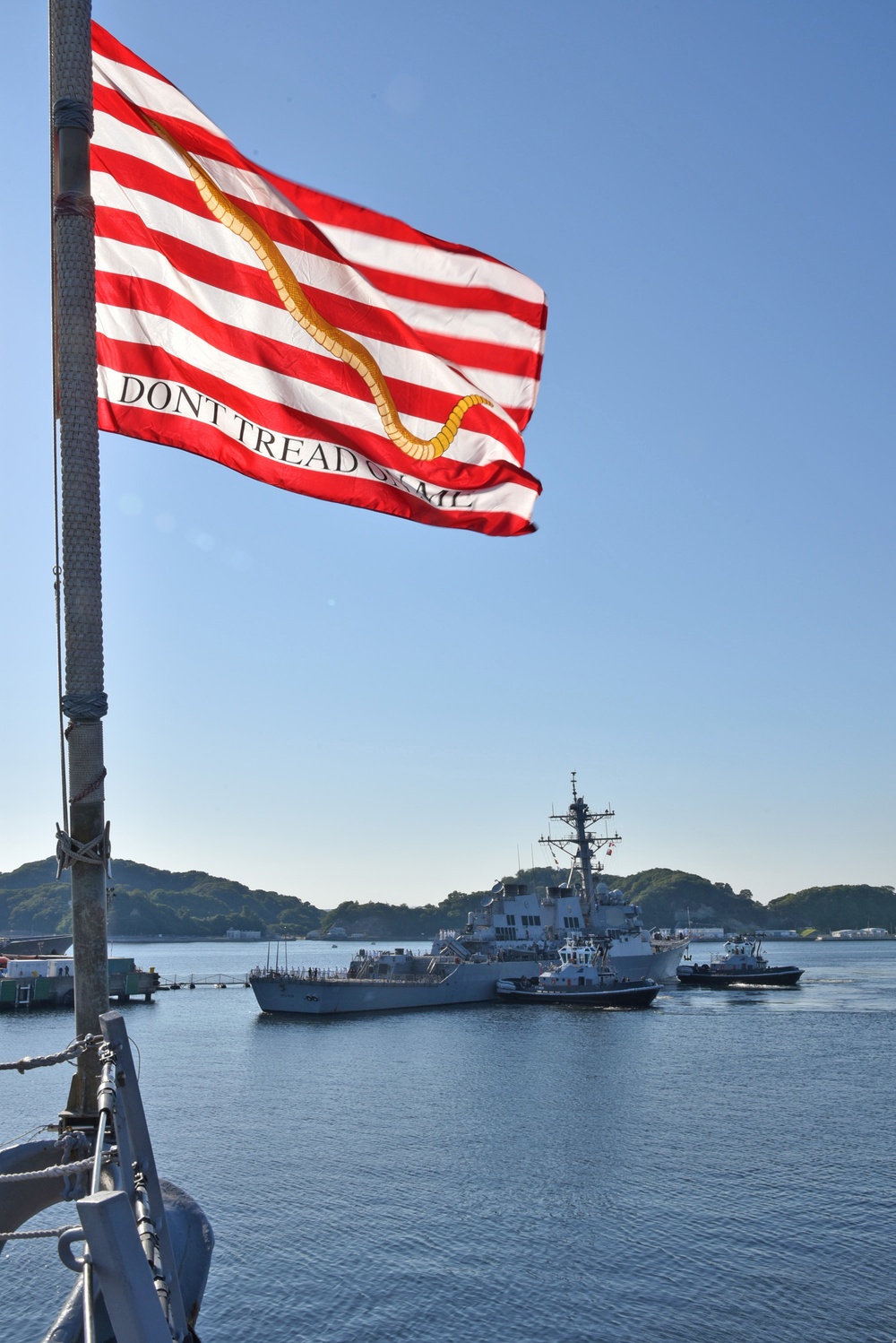 USS Milius arrives at FLEACT Yokosuka