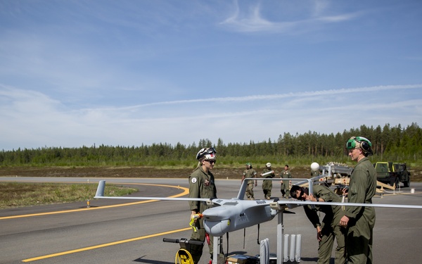 Exercise Frozen Reindeer: VMU-2 Flight Operations