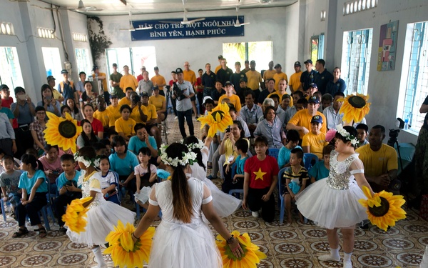 PP18 crew visit Khanh Hoa Social Protection Center