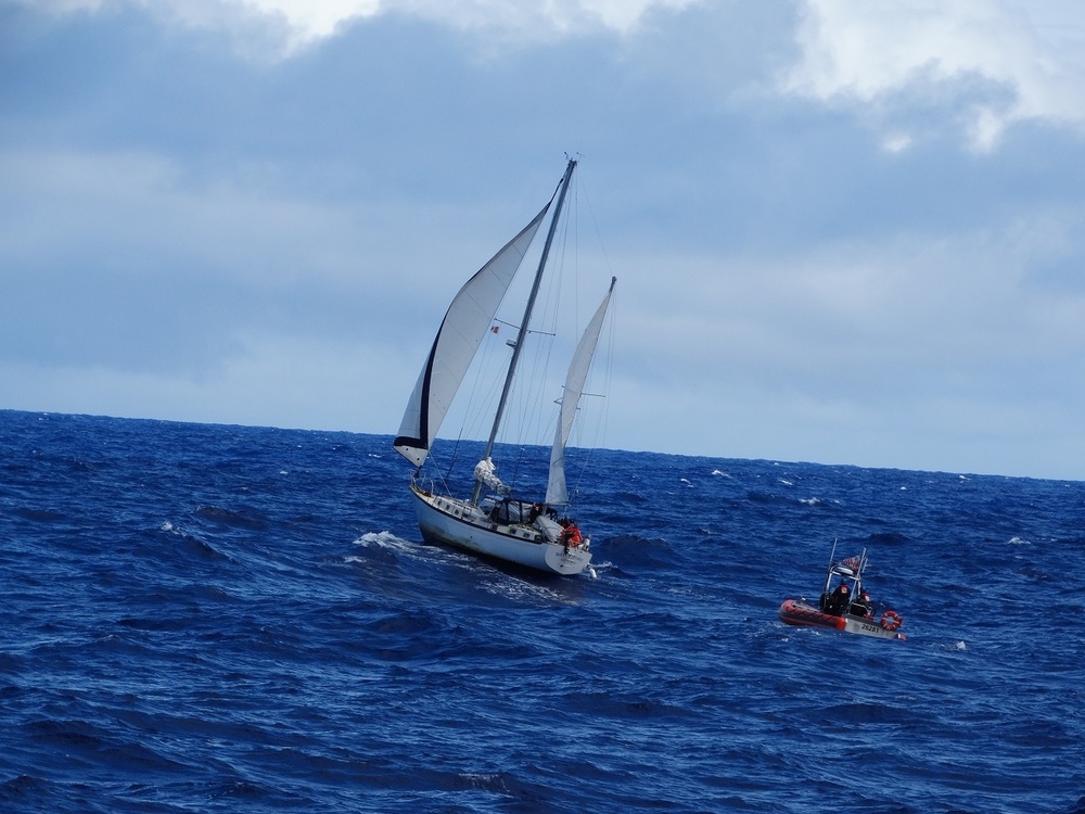 Coast Guard assists Canadian mariner in distress off Big Island of Hawaii