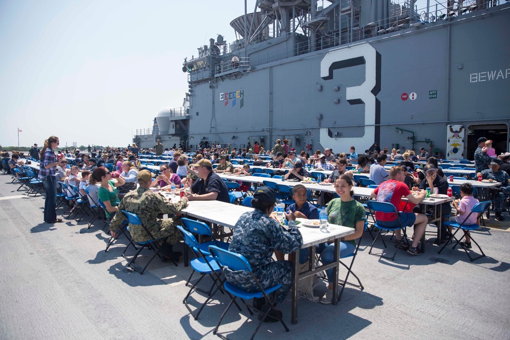 USS Kearsarge Friends and Family Day