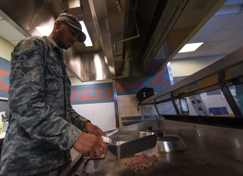 Riptide Dining Facility wraps up lunch