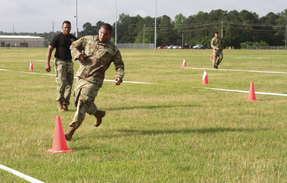 Paratroopers compete in Combat Fitness Test