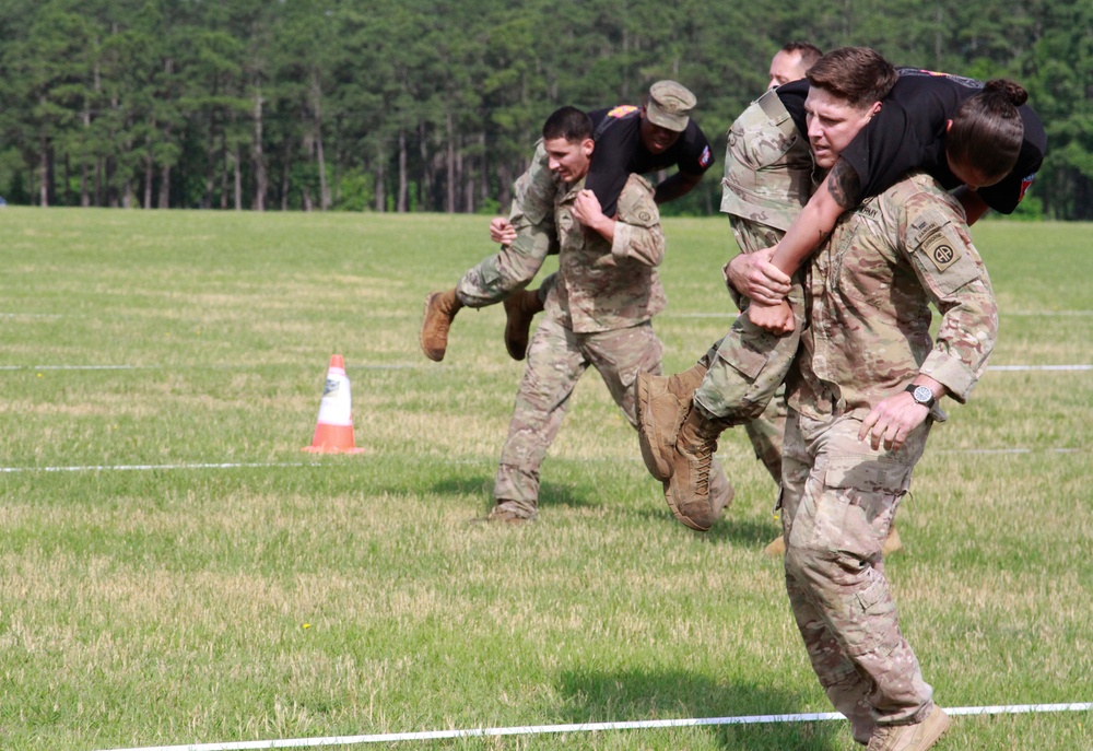 Paratroopers compete in Combat Fitness Test