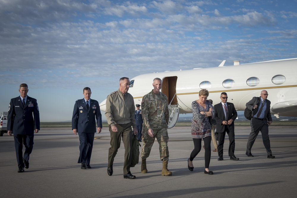 Dignitaries Arrive for NORAD &amp; USNORTHCOM Change of Command