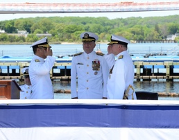 Undersea Warfighting Development Center Holds Change of Command