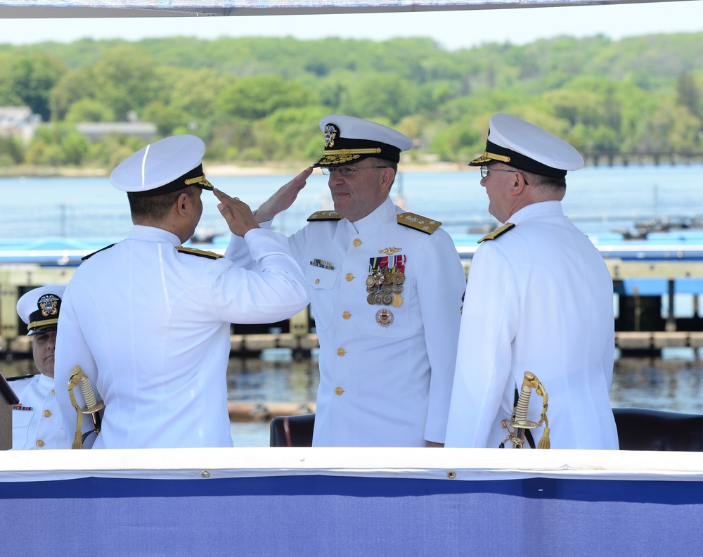 Undersea Warfighting Development Center Holds Change of Command