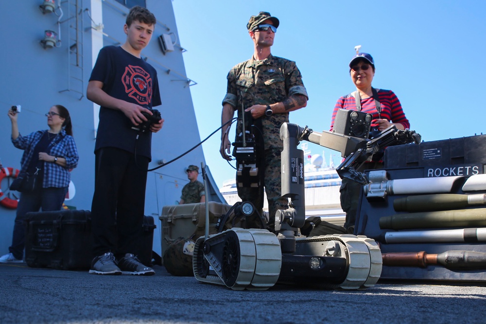 Welcome aboard: Service members host ship tour during Fleet Week New York