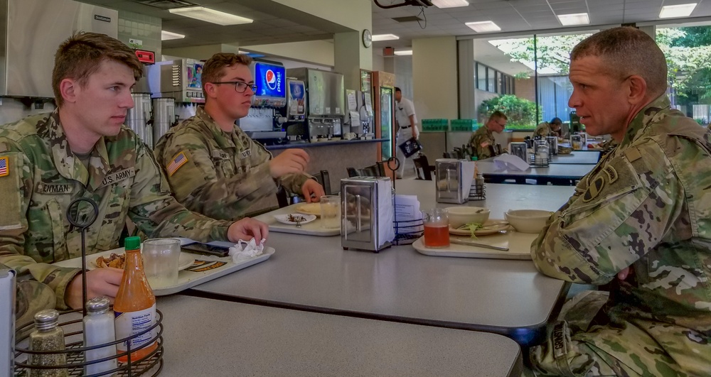 FORSCOM CSM Grinston visits Ft. Campbell