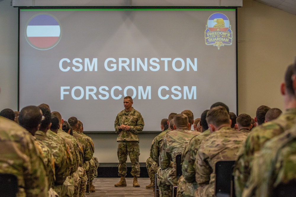 FORSCOM CSM Grinston visits Ft. Campbell