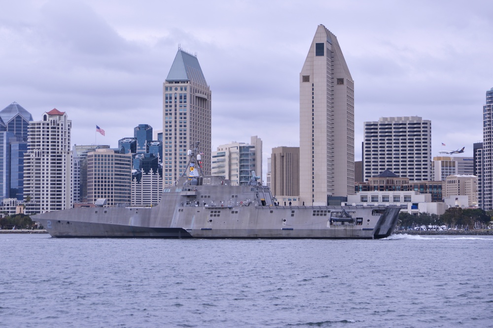 USS Independence (LCS 2) Gets Underway for Sea Trials