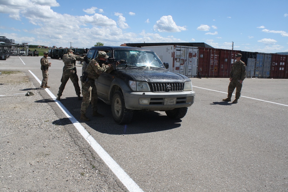 3-61 CAV Trains on Close Quarter Marksmanship in Kosovo