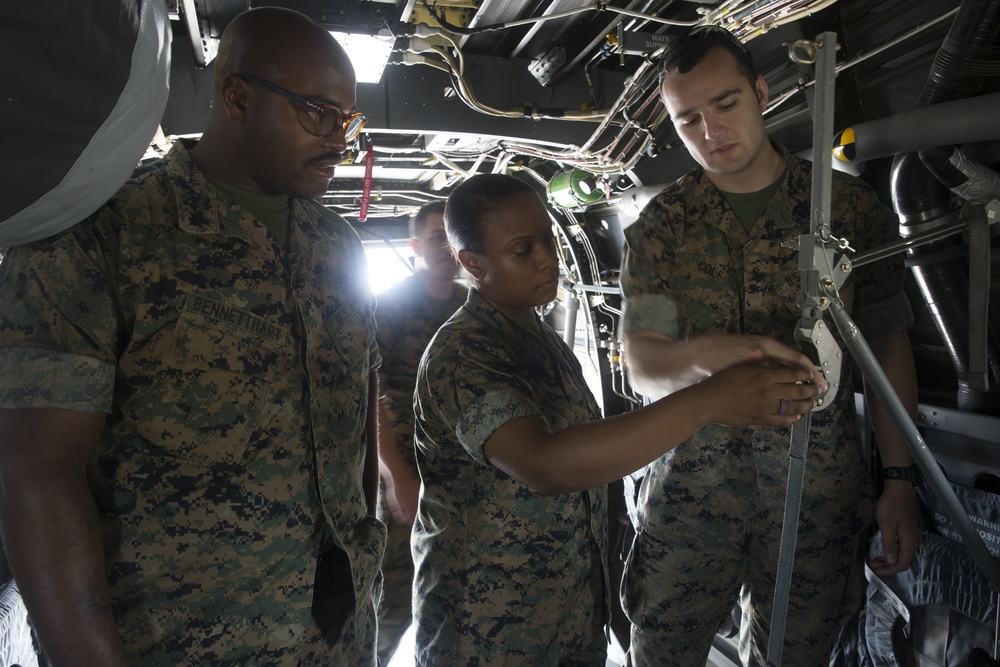 Sailors simulate casualty evacuation in demanding environments