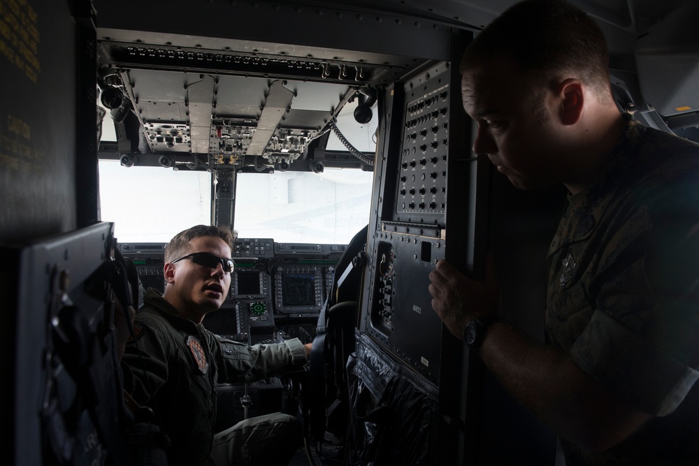 Sailors simulate casualty evacuation in demanding environments