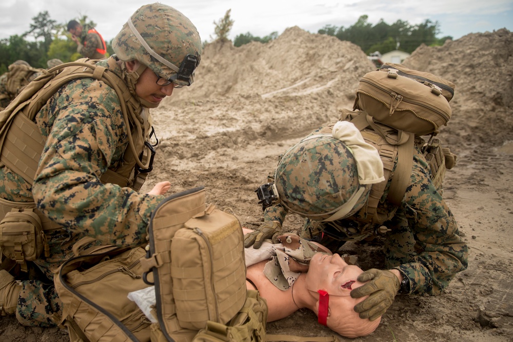 Sailors simulate casualty evacuation in demanding environments