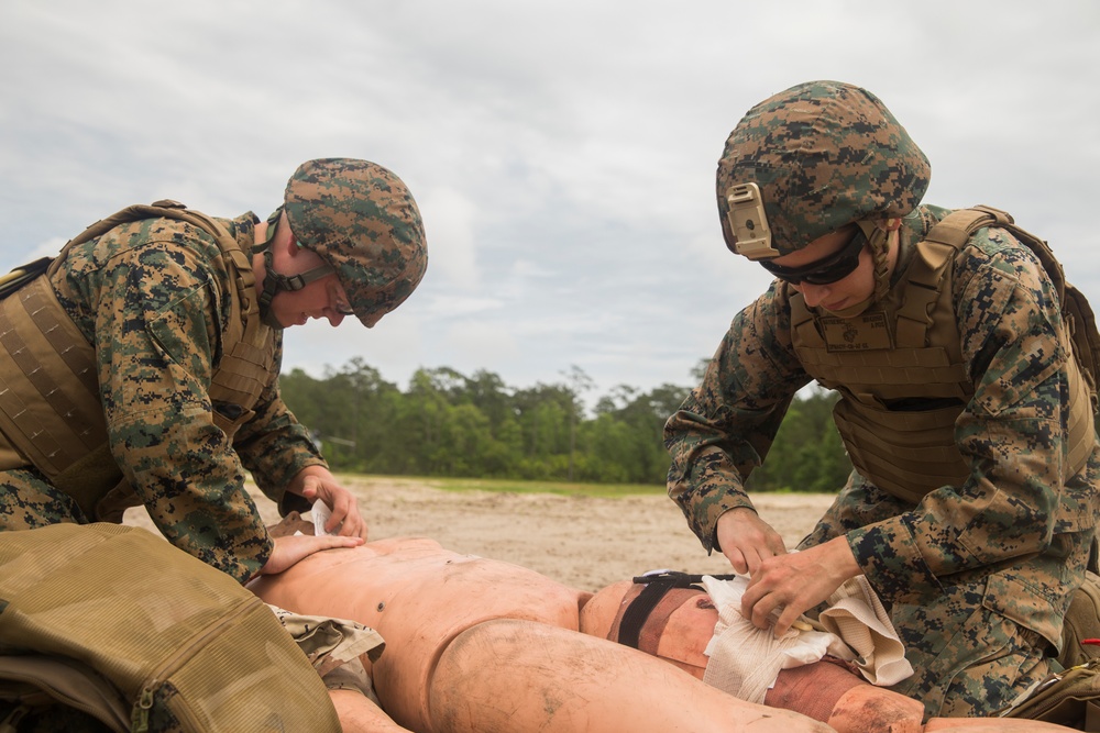 Sailors simulate casualty evacuation in demanding environments