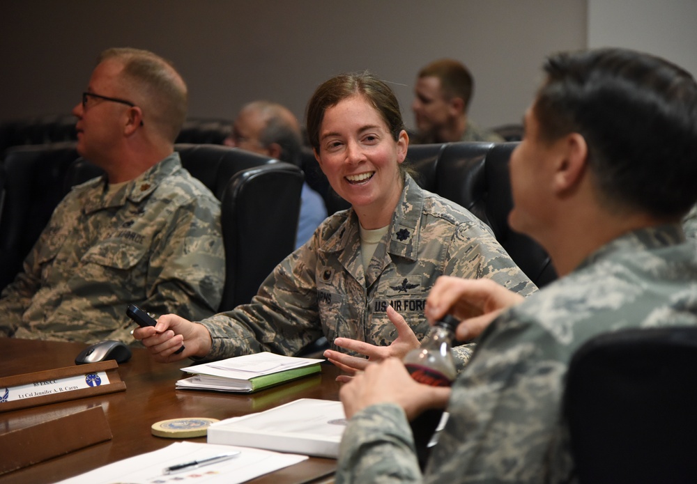 Chief Information Officer tours 85th EIS